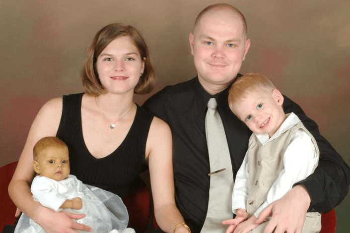 Rachel, Angela, Roy and Nathan — Dubai, UAE 2004